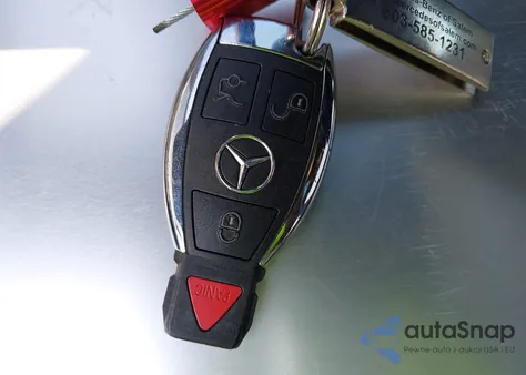 2008 Mercedes-Benz C 350 Sport z USA, uszkodzony, nr VIN WDDGF56X48F174635